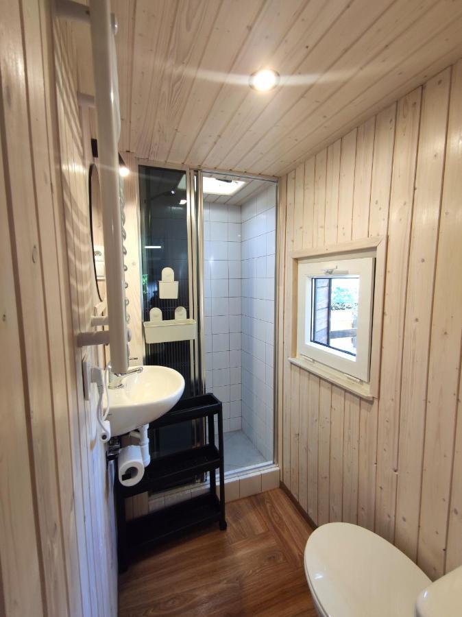 Lesny Domek W Stylu Scandi Z Jacuzzi Nad Jeziorem Kaszuby Grzybowo  Exterior photo