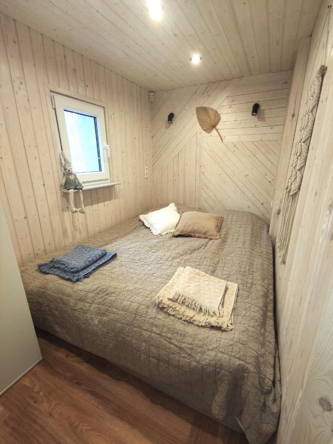 Lesny Domek W Stylu Scandi Z Jacuzzi Nad Jeziorem Kaszuby Grzybowo  Exterior photo