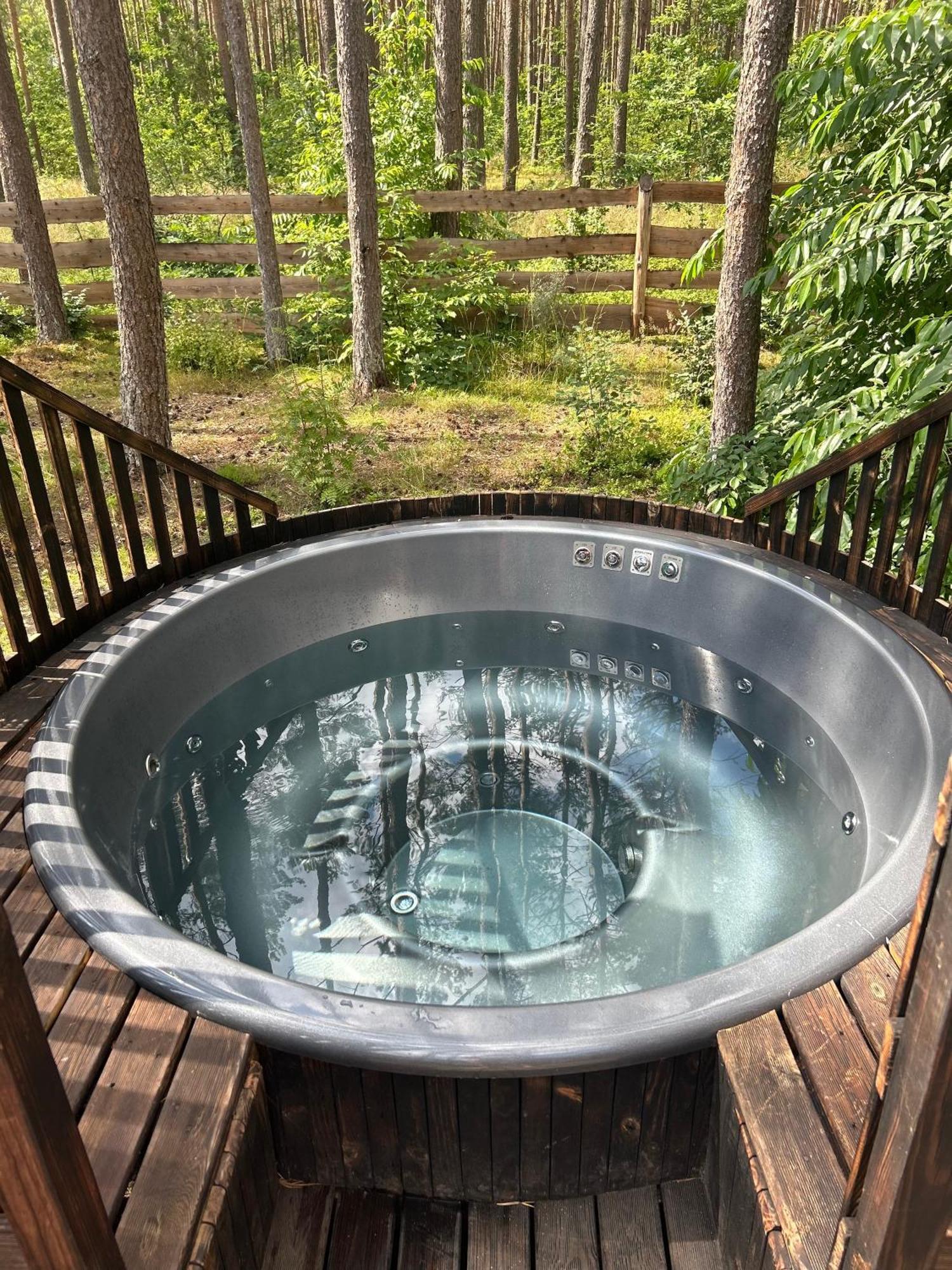 Lesny Domek W Stylu Scandi Z Jacuzzi Nad Jeziorem Kaszuby Grzybowo  Exterior photo