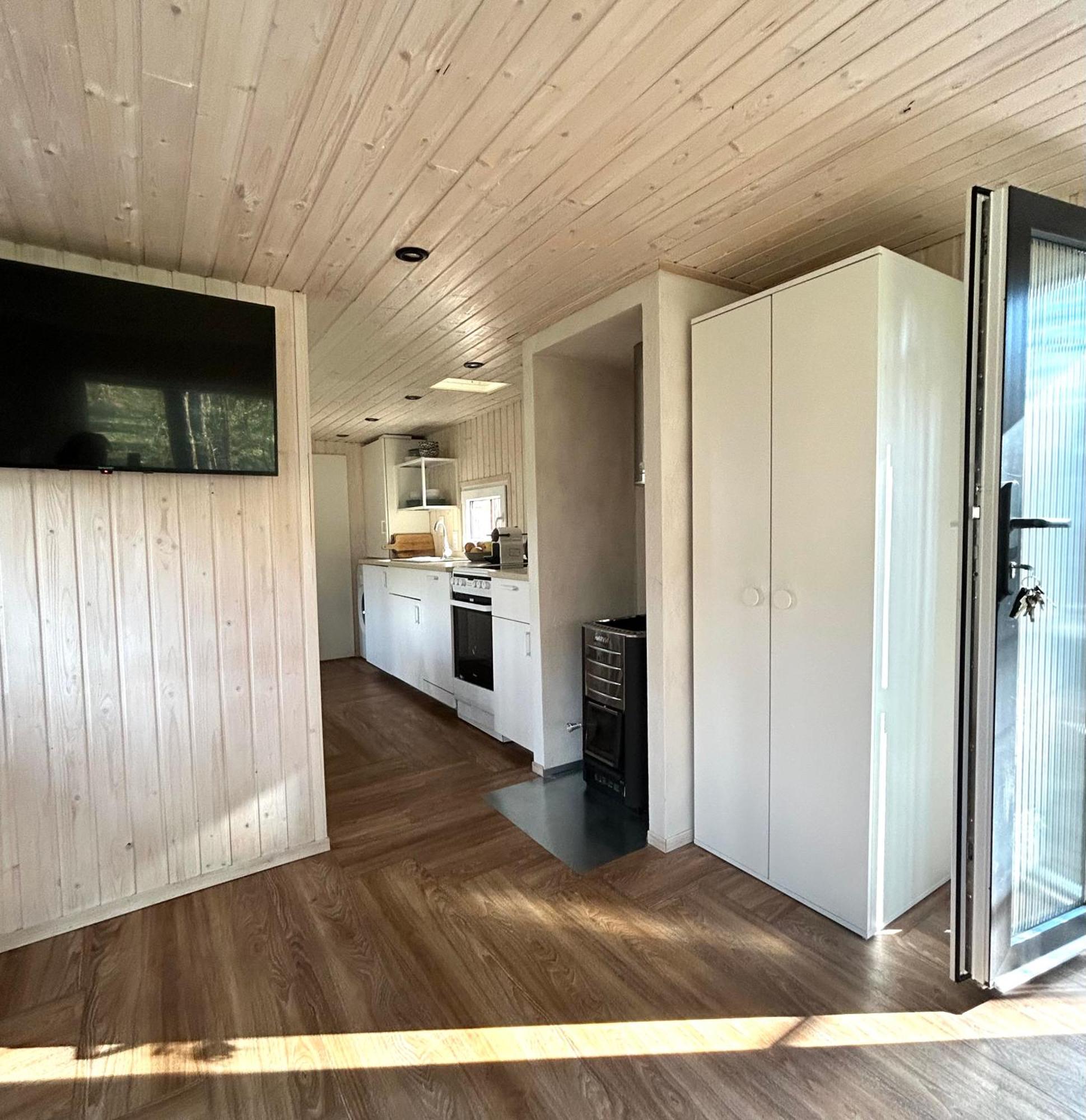 Lesny Domek W Stylu Scandi Z Jacuzzi Nad Jeziorem Kaszuby Grzybowo  Exterior photo