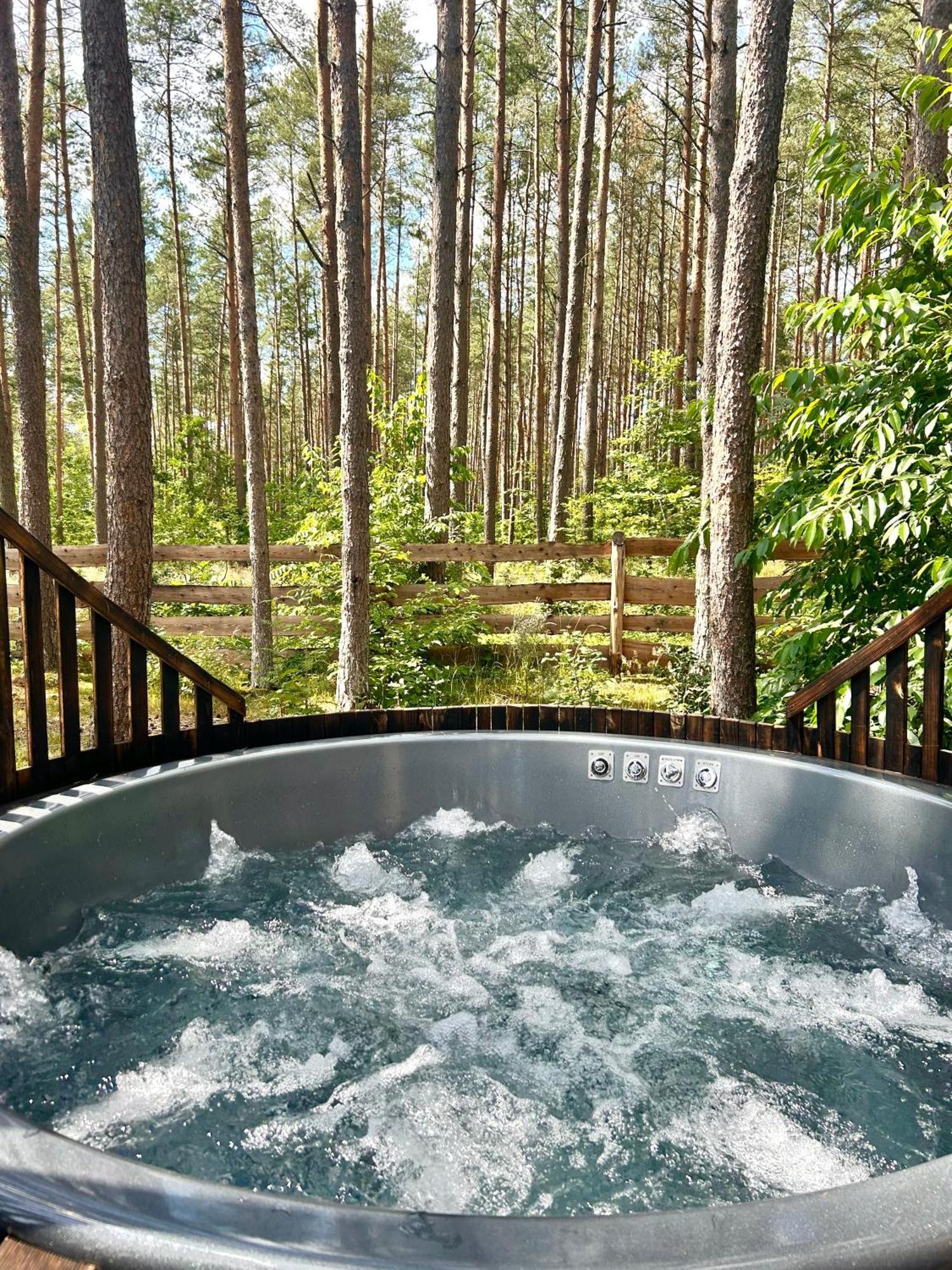Lesny Domek W Stylu Scandi Z Jacuzzi Nad Jeziorem Kaszuby Grzybowo  Exterior photo
