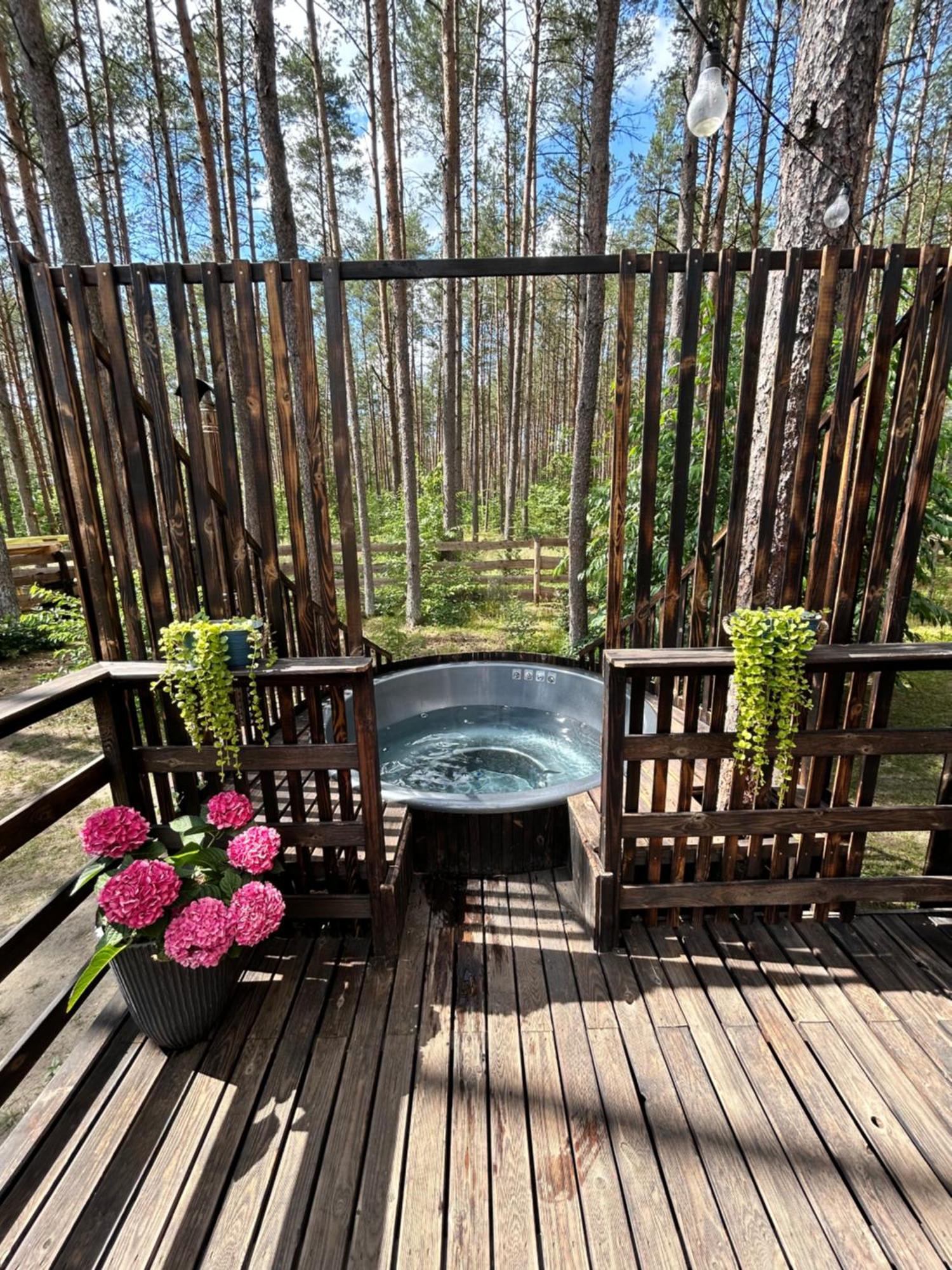 Lesny Domek W Stylu Scandi Z Jacuzzi Nad Jeziorem Kaszuby Grzybowo  Exterior photo